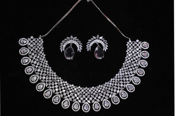 Exclusive Diamond Studded Choker Set