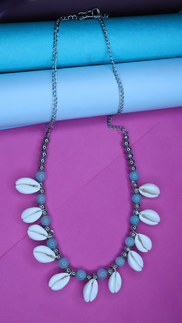 Natural Shell Design Pendant Collarbone Necklace