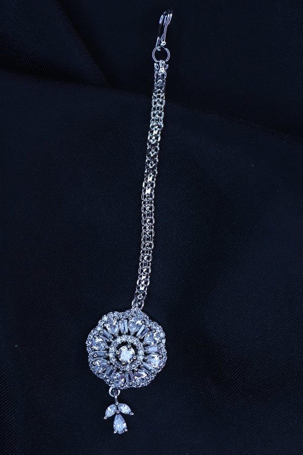 White American Diamond Mangteeka