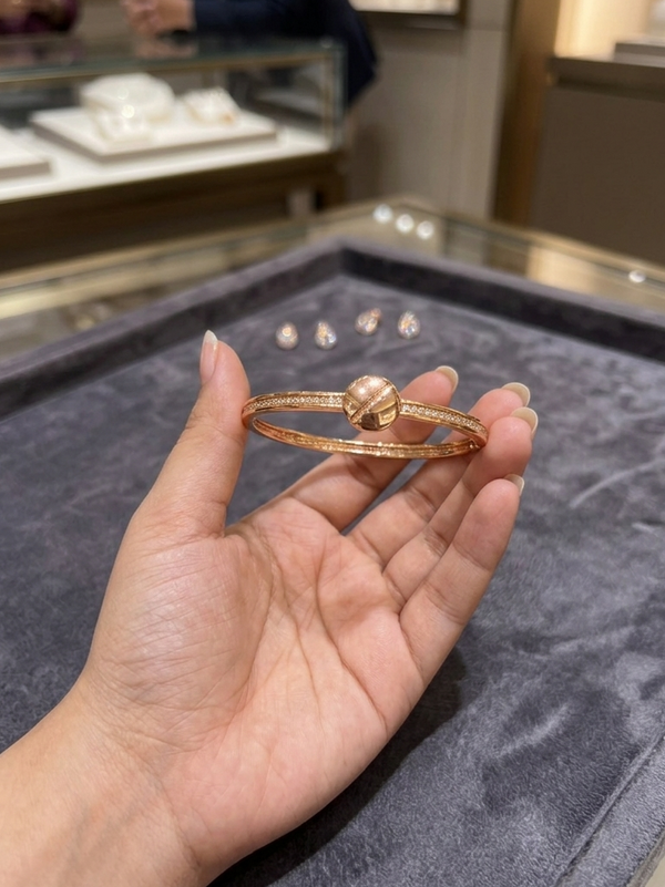Luxury Single Row Diamond Bracelet