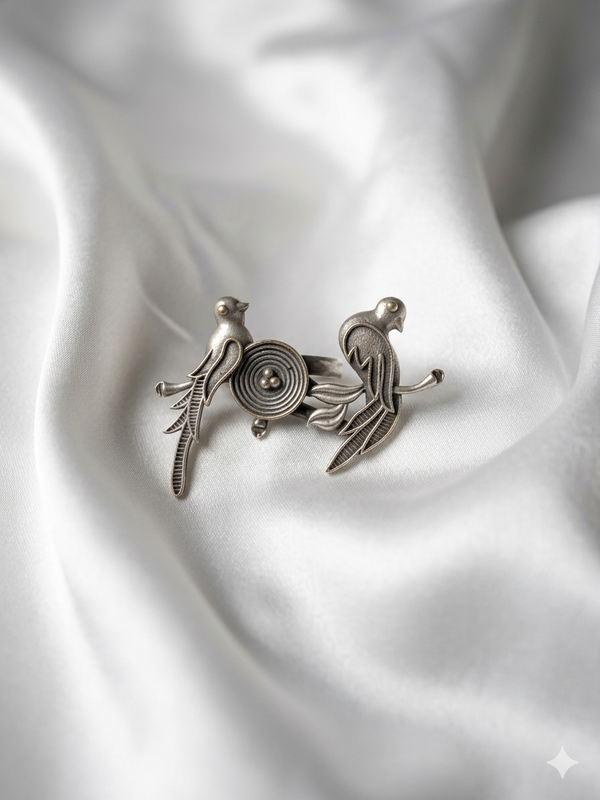 Meraki Trends Oxidized Nest With Eggs & Double Bird Design Ring