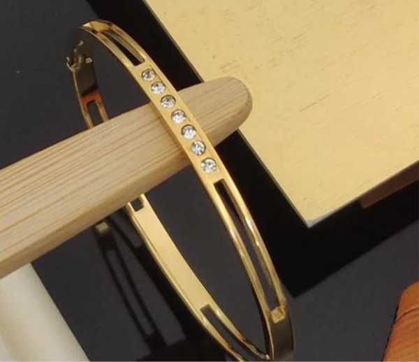 Anti-Tarnish Diamond Studded Bracelet