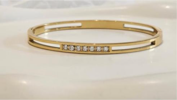 Anti-Tarnish Diamond Studded Bracelet