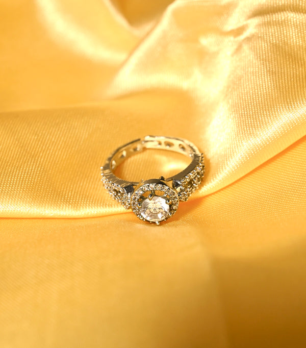 Round Cut Diamond Ring