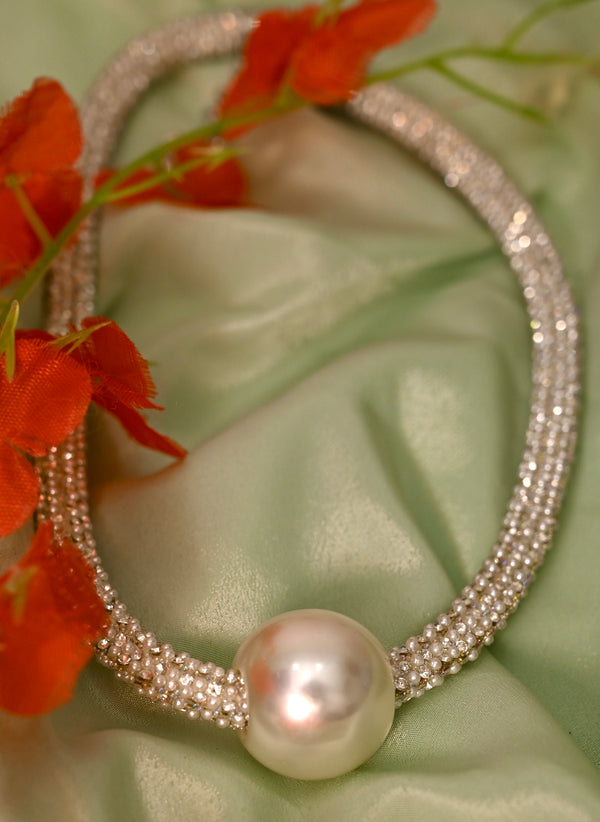 Elegant Statement Neckpiece