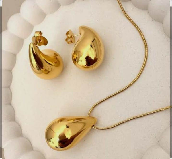 Anti-Tarnish Tear Drop Pendant Set