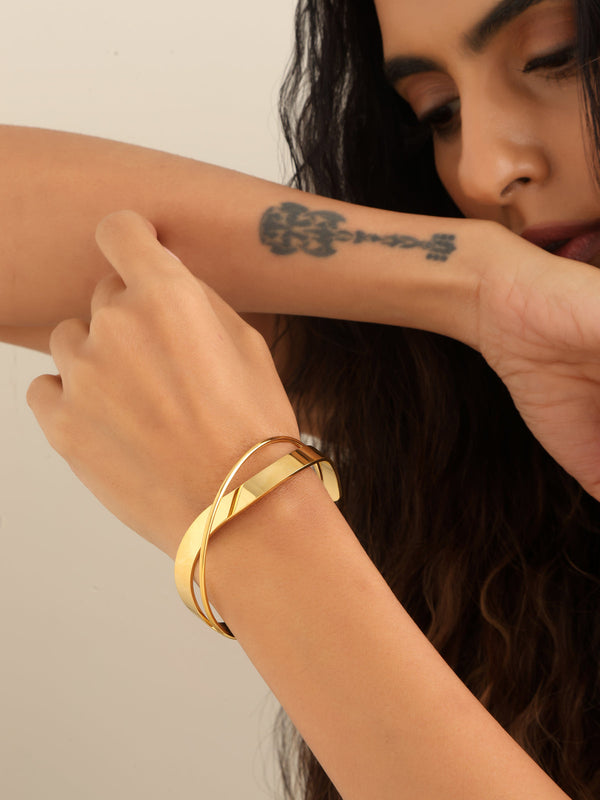 Twisted Cross Anti Tarnish Bracelet