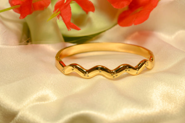 Anti-Tarnish Stylish Diamond Studded Bracelet