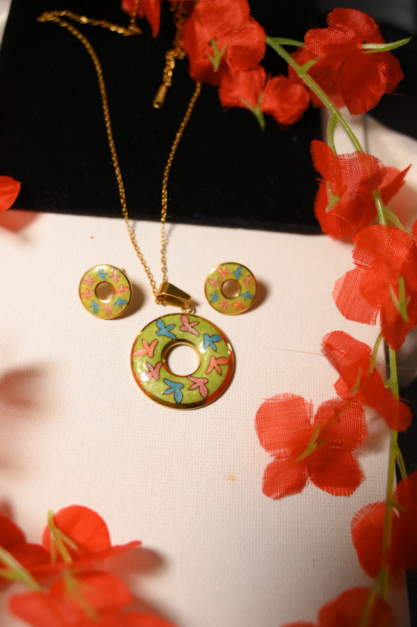 Round Shape Raisin Art Pendant Set