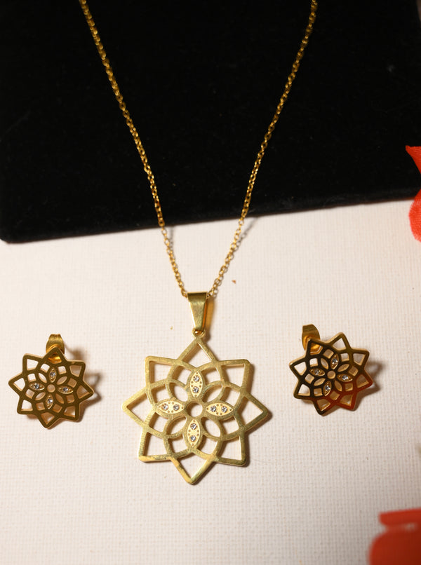 Anti-tarnish Flower Design Pendant Set
