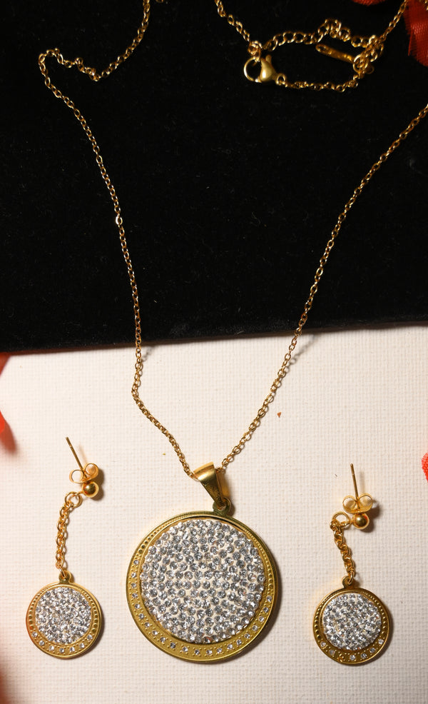 Round Shape Gold Plated Pendant Set