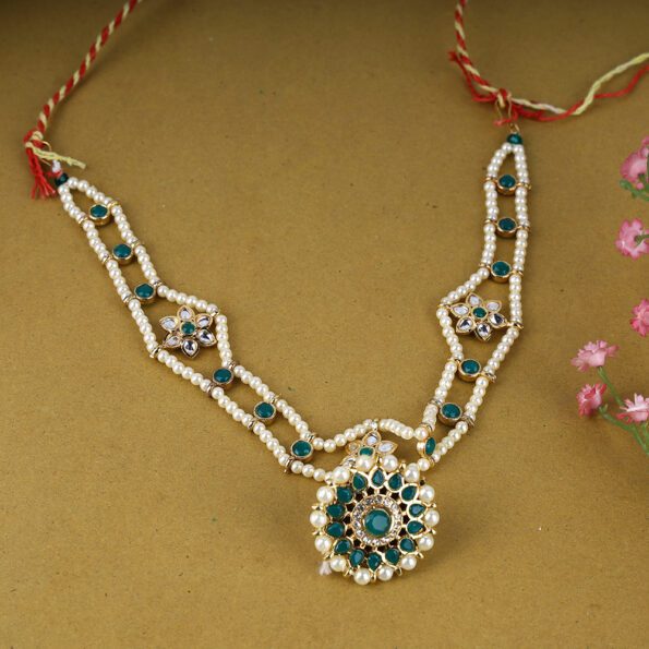 Khoobsurat Traditional Mathapatti Borla