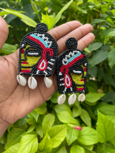 Multicolor Beaded Earring With Shells