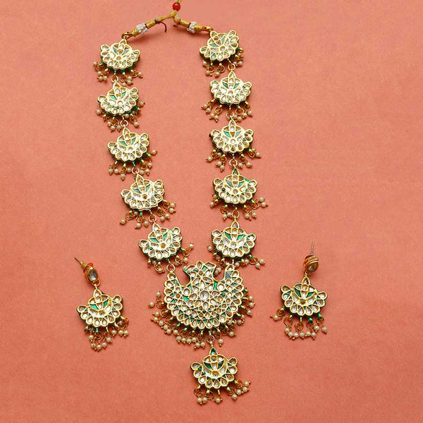 Meraki Gold Plated Kundan Set with Pearl