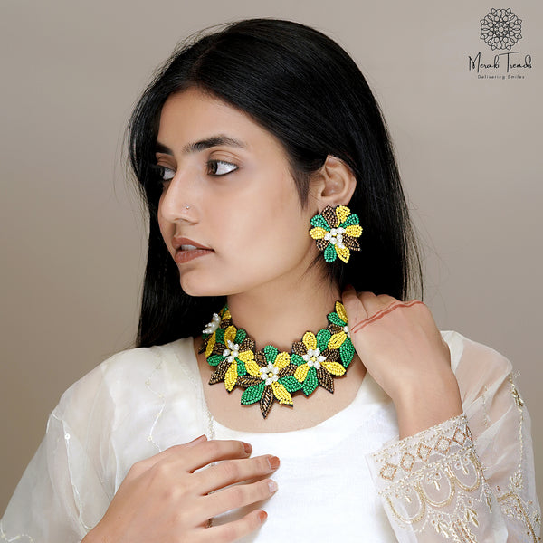 Multicolor Flower Design Choker Set