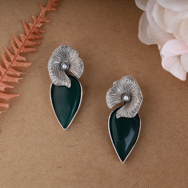 Lotus Leaf Design Earring with Monalisa Stone
