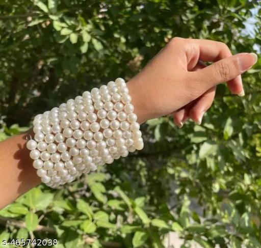 Trendy White Spiral Hoof Cuff Bangle