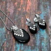 Oval Shaped Resin Pendant Set