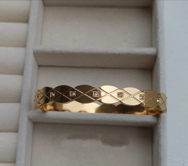 Anti-Tarnish Diamond Studded Bracelet