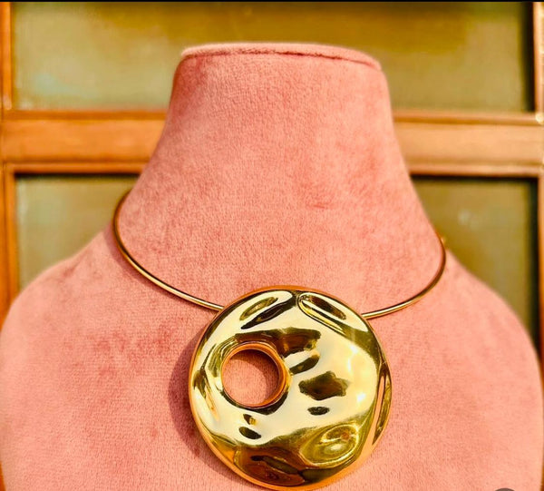 Round Shape Bold Gold Statement Neckpiece