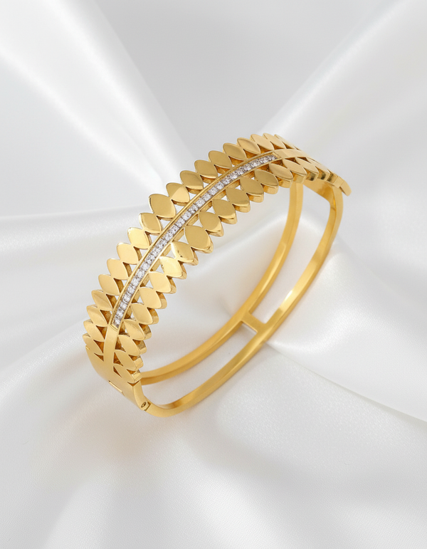 Anti-Tarnish Stylish Broad Bracelet