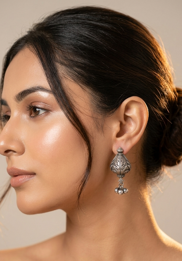 Oxidized Borla Ear Stud