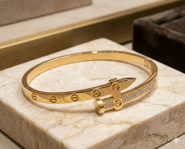 Stylish Anti-Tarnish Bracelet