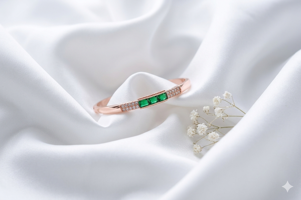 Green Emerald Stone Studded Rose Gold Bracelet