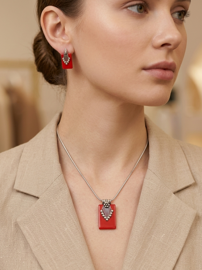 Silver Sandstone Square Style Classy Pendant Set