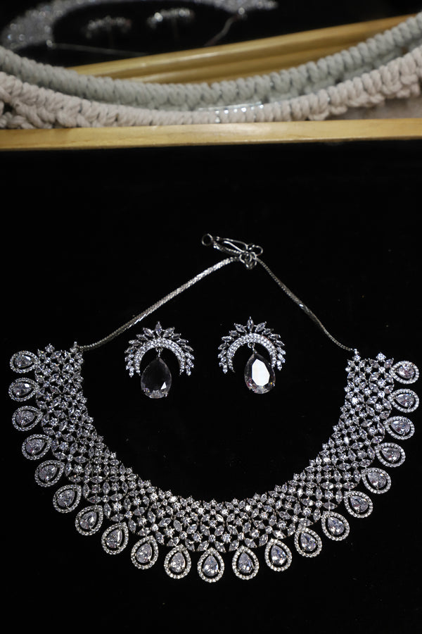 Exclusive Diamond Studded Choker Set