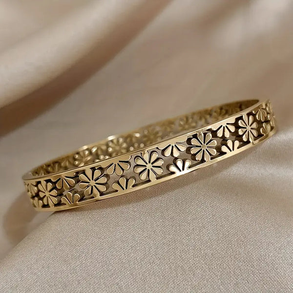 Flower Design Anti-Tarnish Bracelet