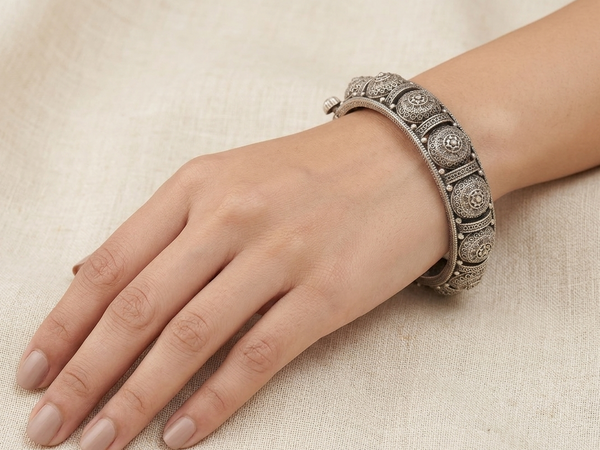 Oxidized Openable Bangle