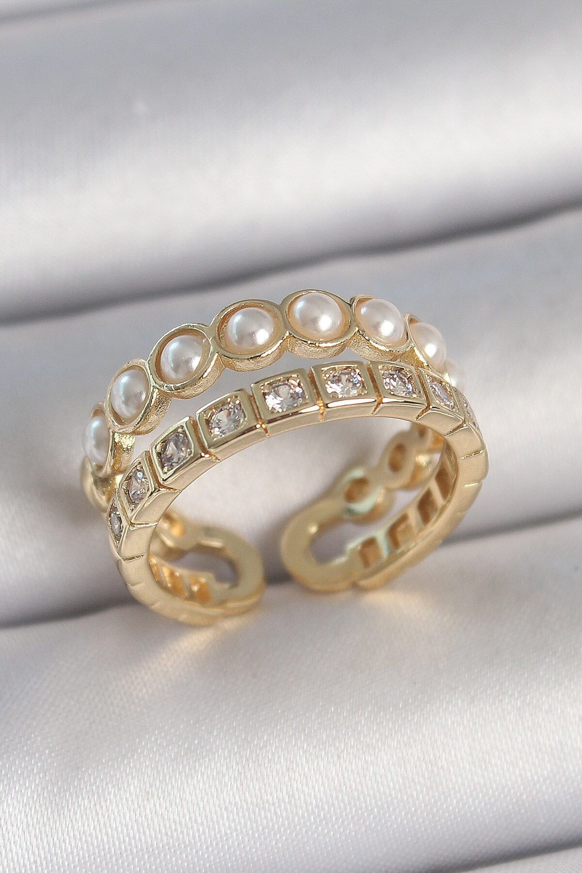 Adjustable Pearl And Diamond Ring
