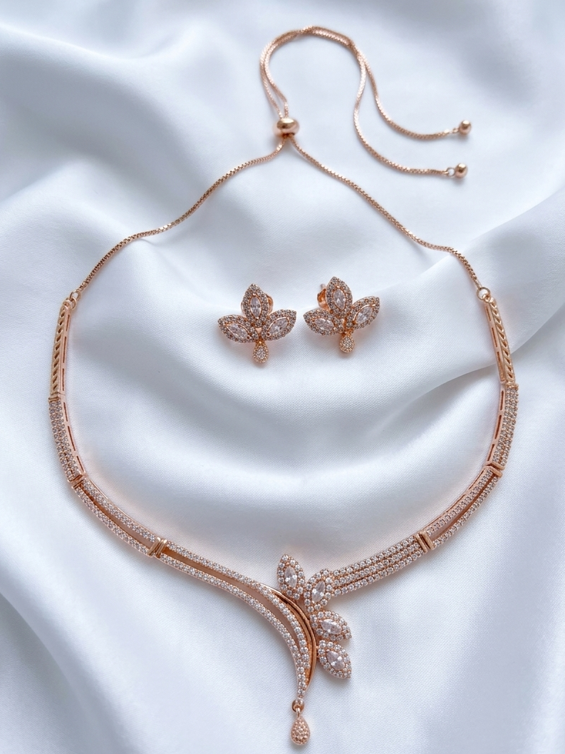 Diamond Studded Leaf Design Necklace