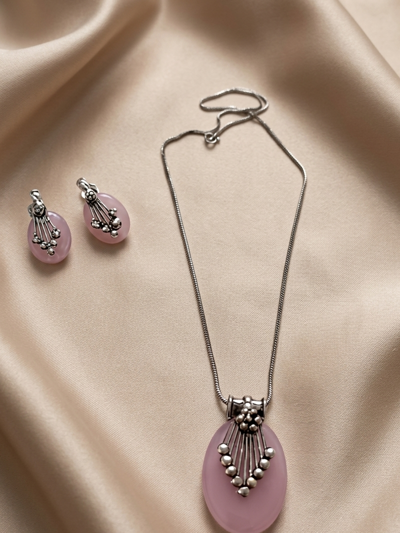 Oval Shaped Resin Pendant Set