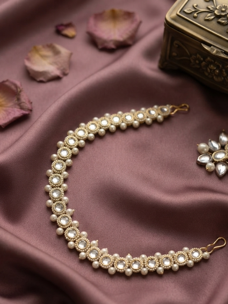 Gold Finish Kundan Mathapatti