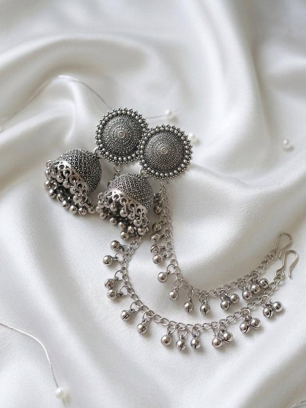 Simple and Elegant Jhumka with Ear Chain
