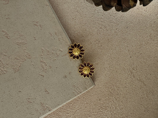 Vintage Floral Round Stud Earrings