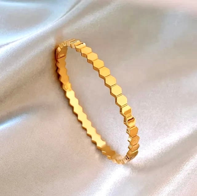 Anti-Tarnish Elegant Bracelet