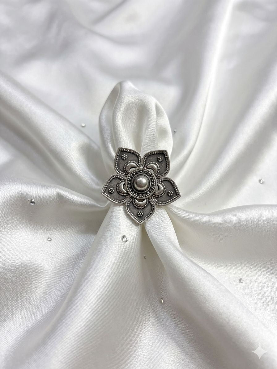 Oxidized Silver Look Alike Flower Design Ring