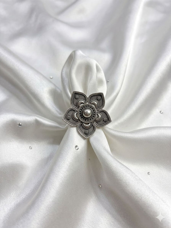 Oxidized Silver Look Alike Flower Design Ring