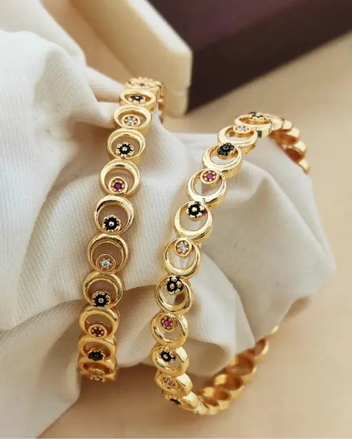 Round Floral Design Gold Plated Bangle Set