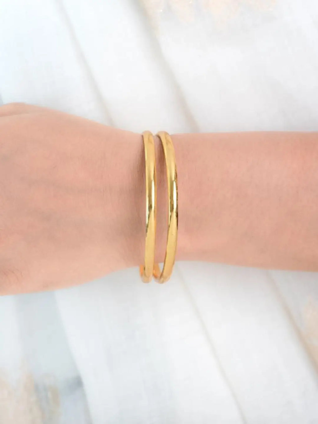 Elegant golden Plain Bangles
