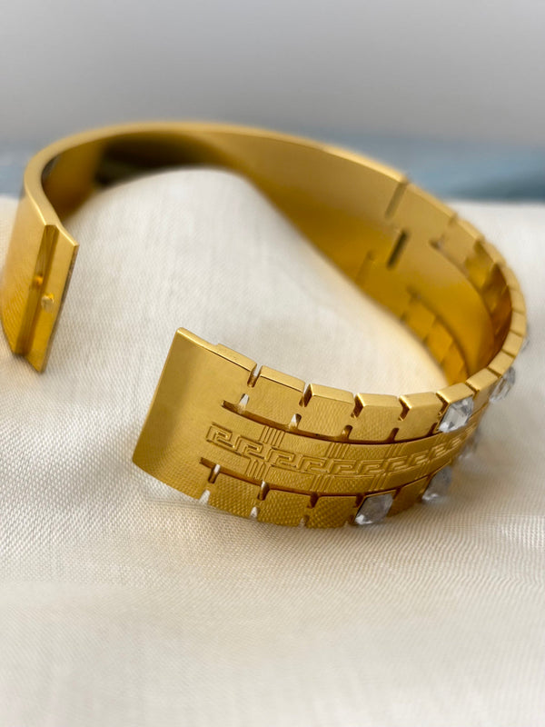 Broad Elegant Bracelet