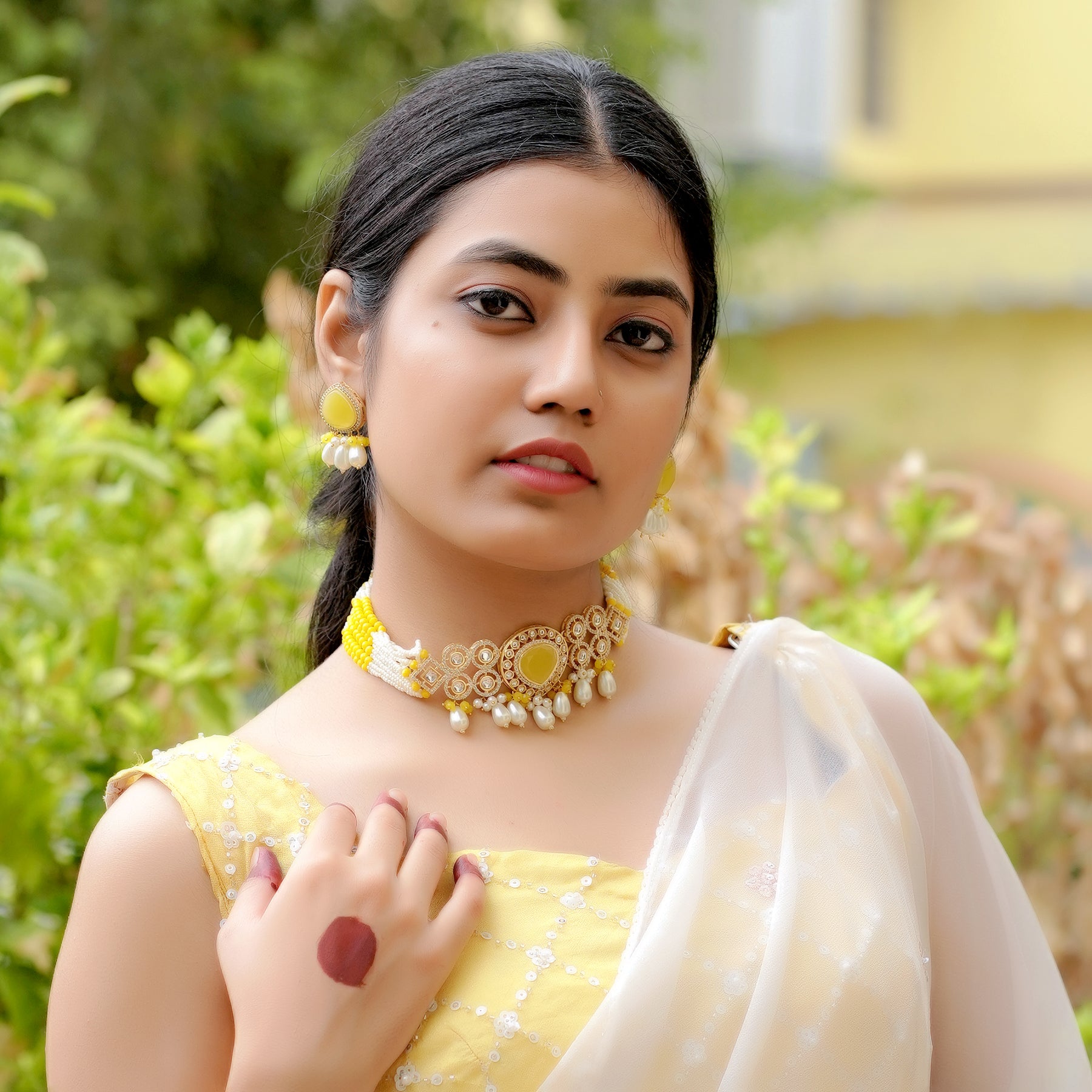 Meraki AD Stone Kundan Choker Set with Beads &Pearls