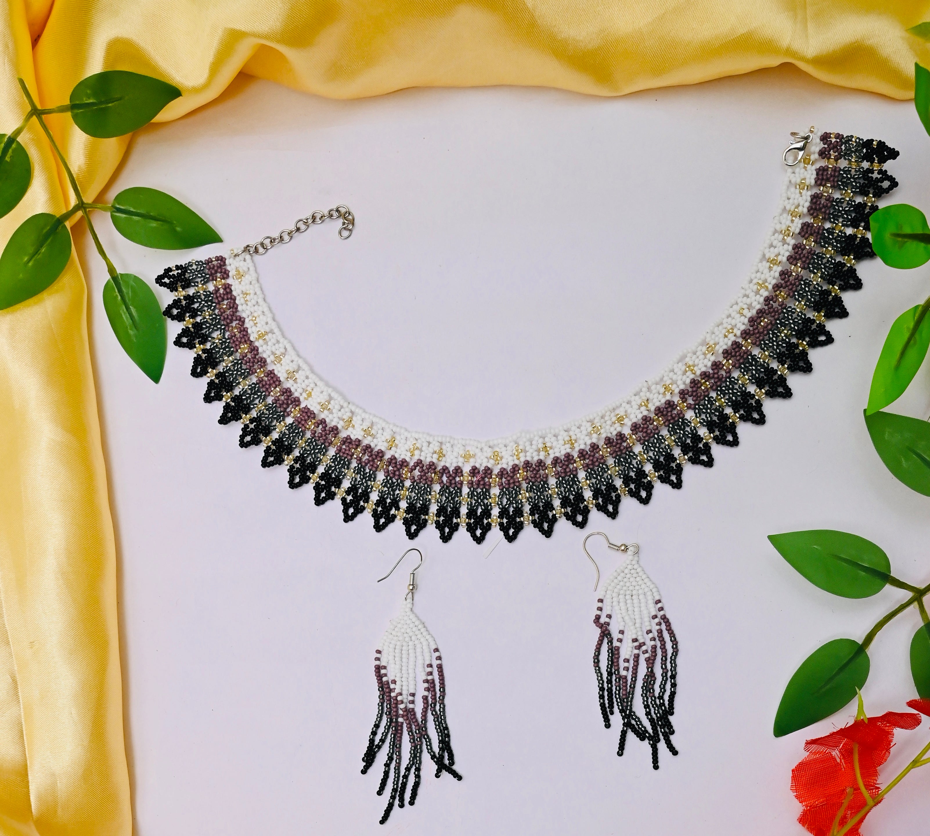 Black-White Handmade Choker Set