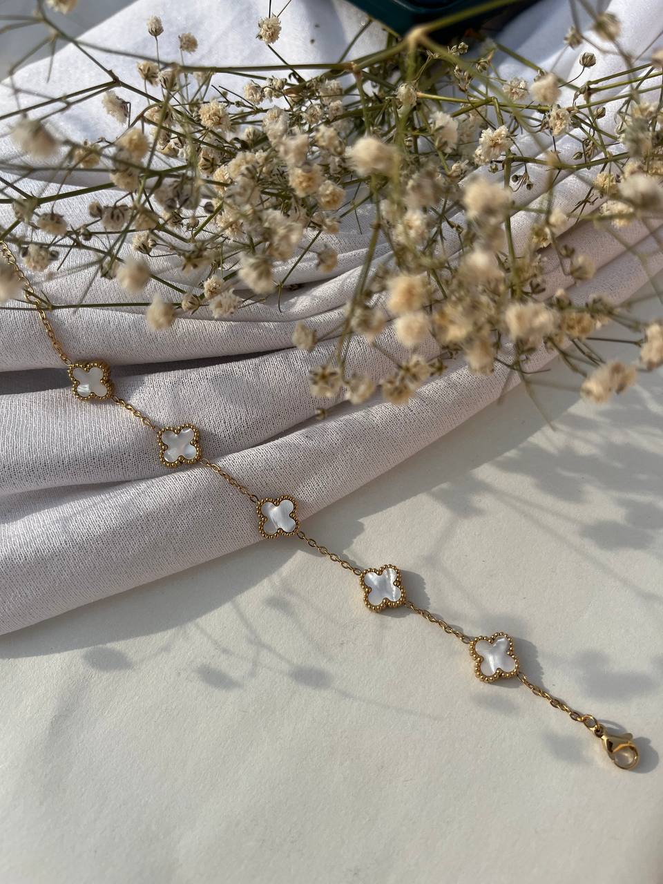 Stunning Clover Chain Bracelets