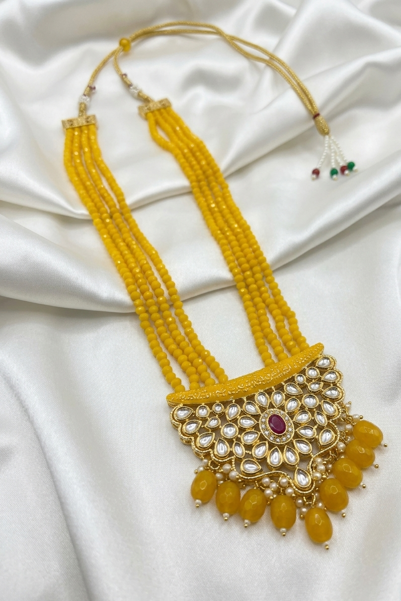 Beautiful Kundan Necklace With Beads