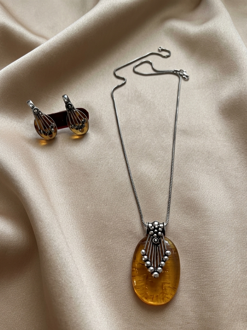 Oval Shaped Resin Pendant Set