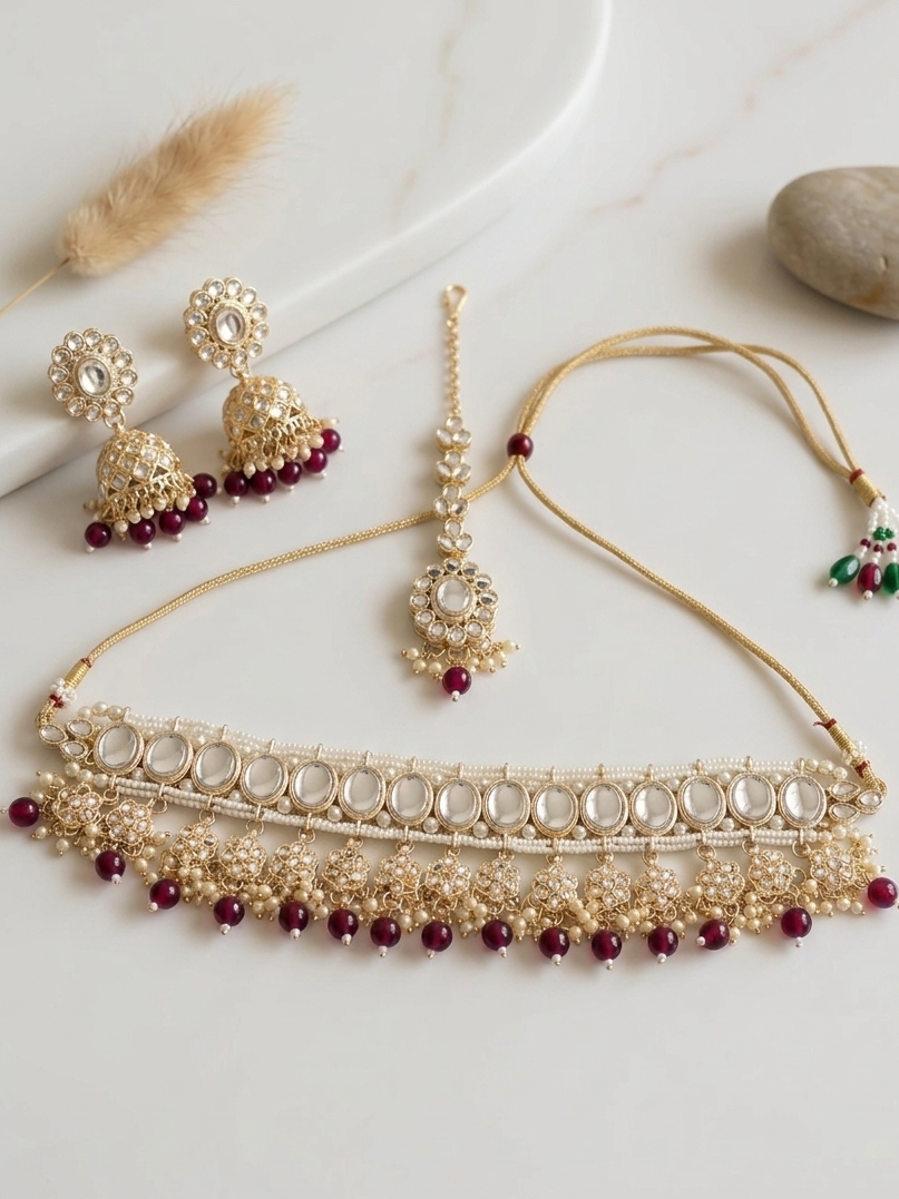 Meraki Gold Plated Kundan necklace with Pearls